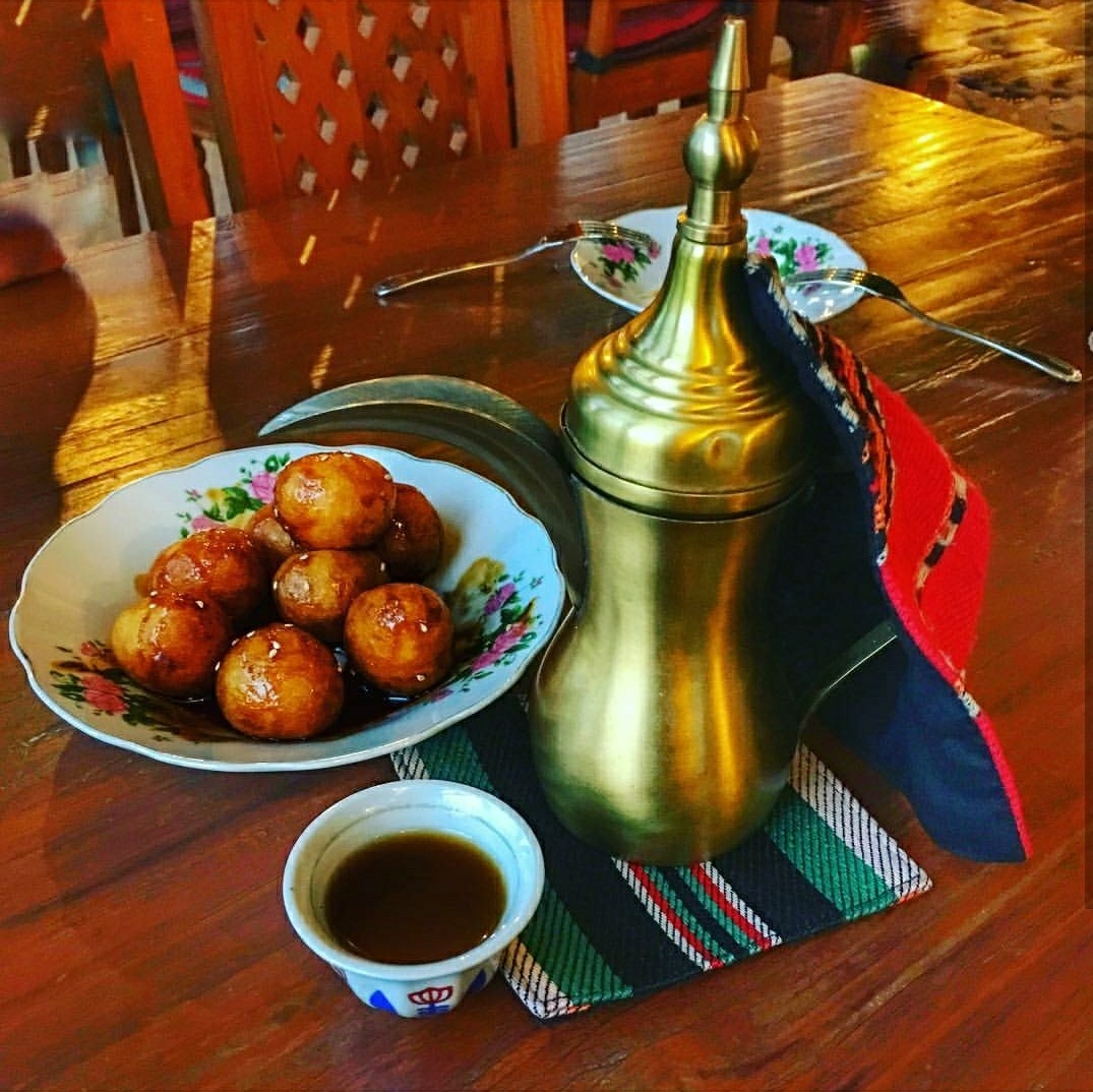 لقيمات